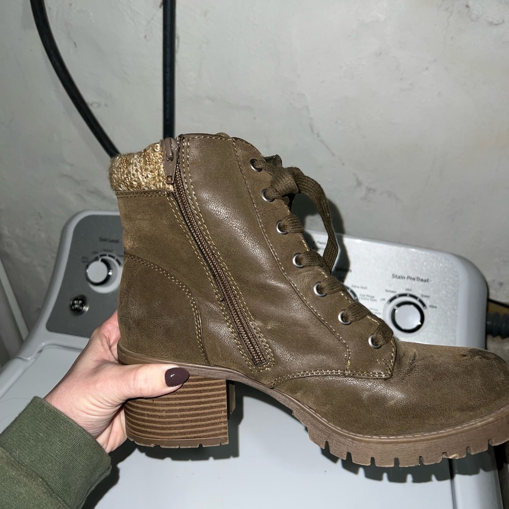 Brown/Green Lace-Up Ankle Boots